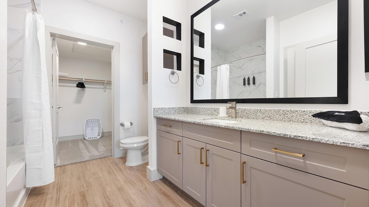 Photo of Bathroom in Scofield Farms