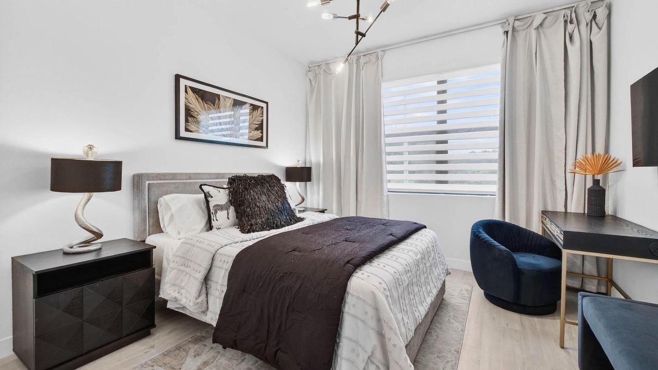 Photo of Bedroom in Pinecrest West Park