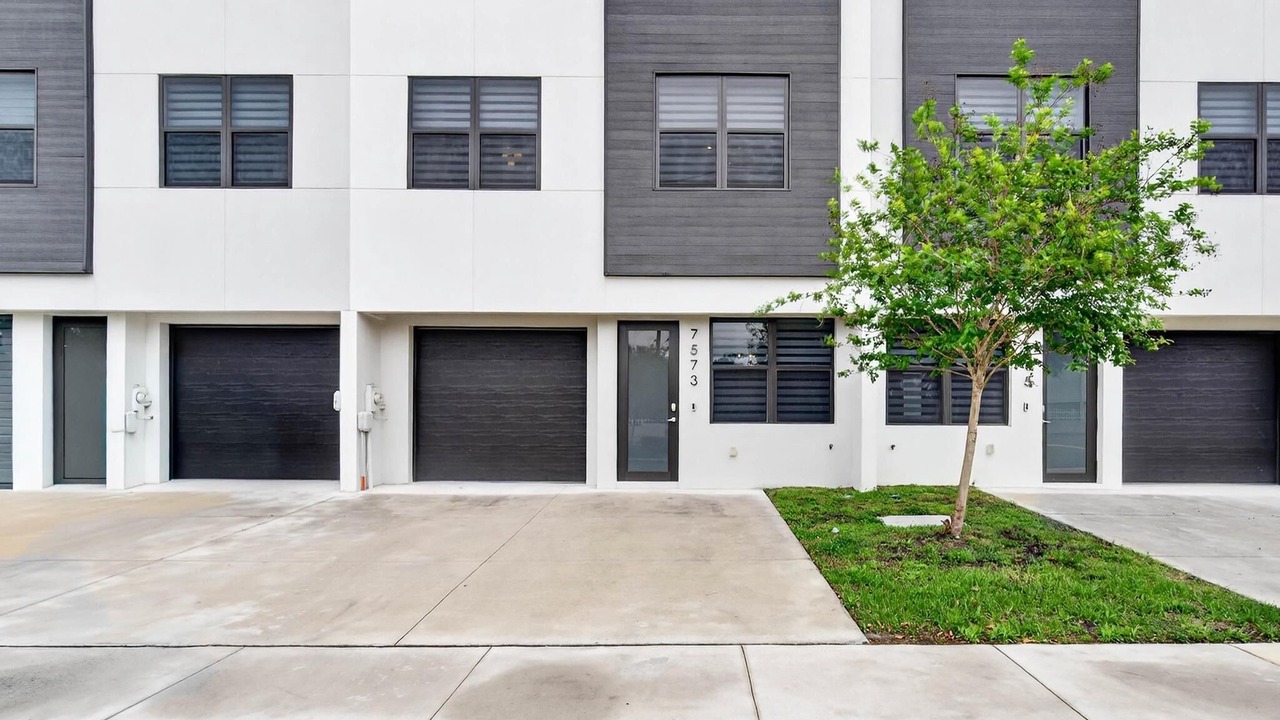 Photo of Outdoor in Pinecrest West Park