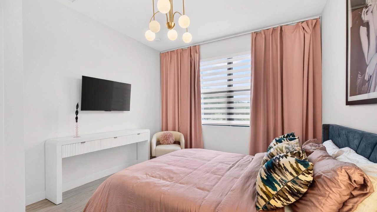 Photo of Bedroom in Pinecrest West Park