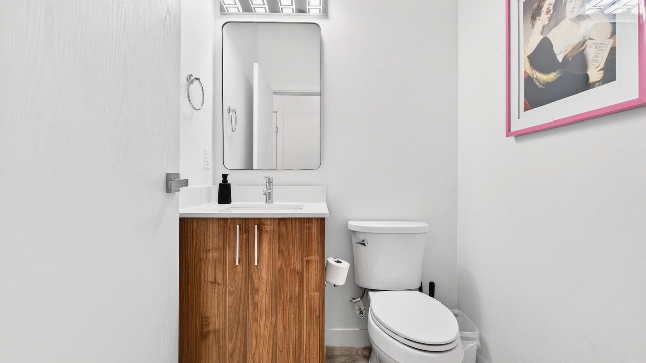 Photo of Bathroom in Pinecrest West Park