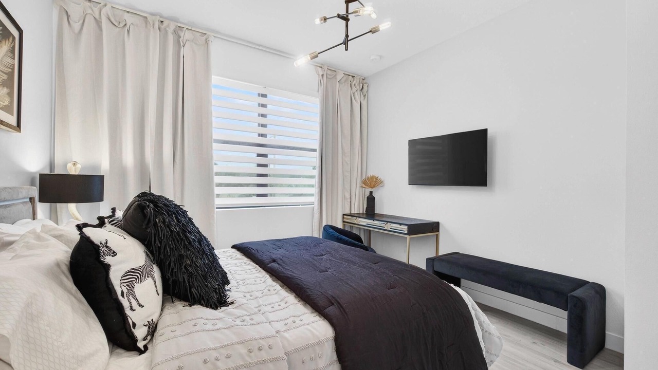 Photo of Bedroom in Pinecrest West Park