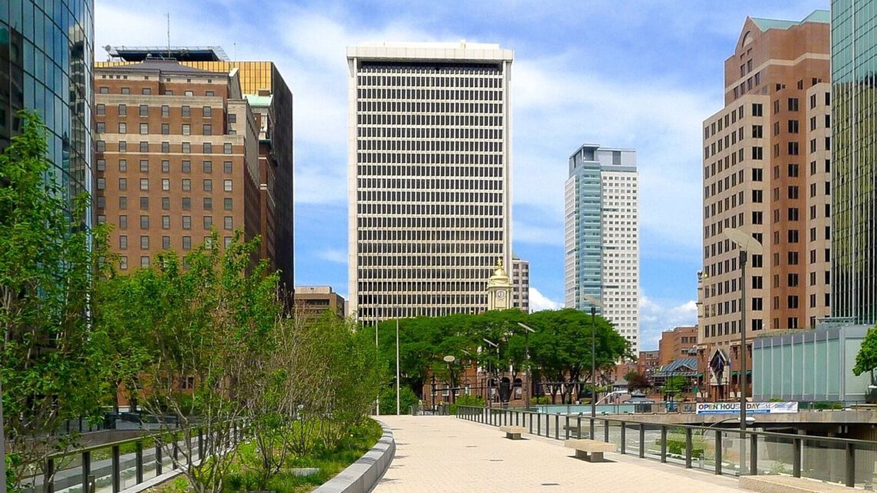 Photo of Others in Downtown Hartford