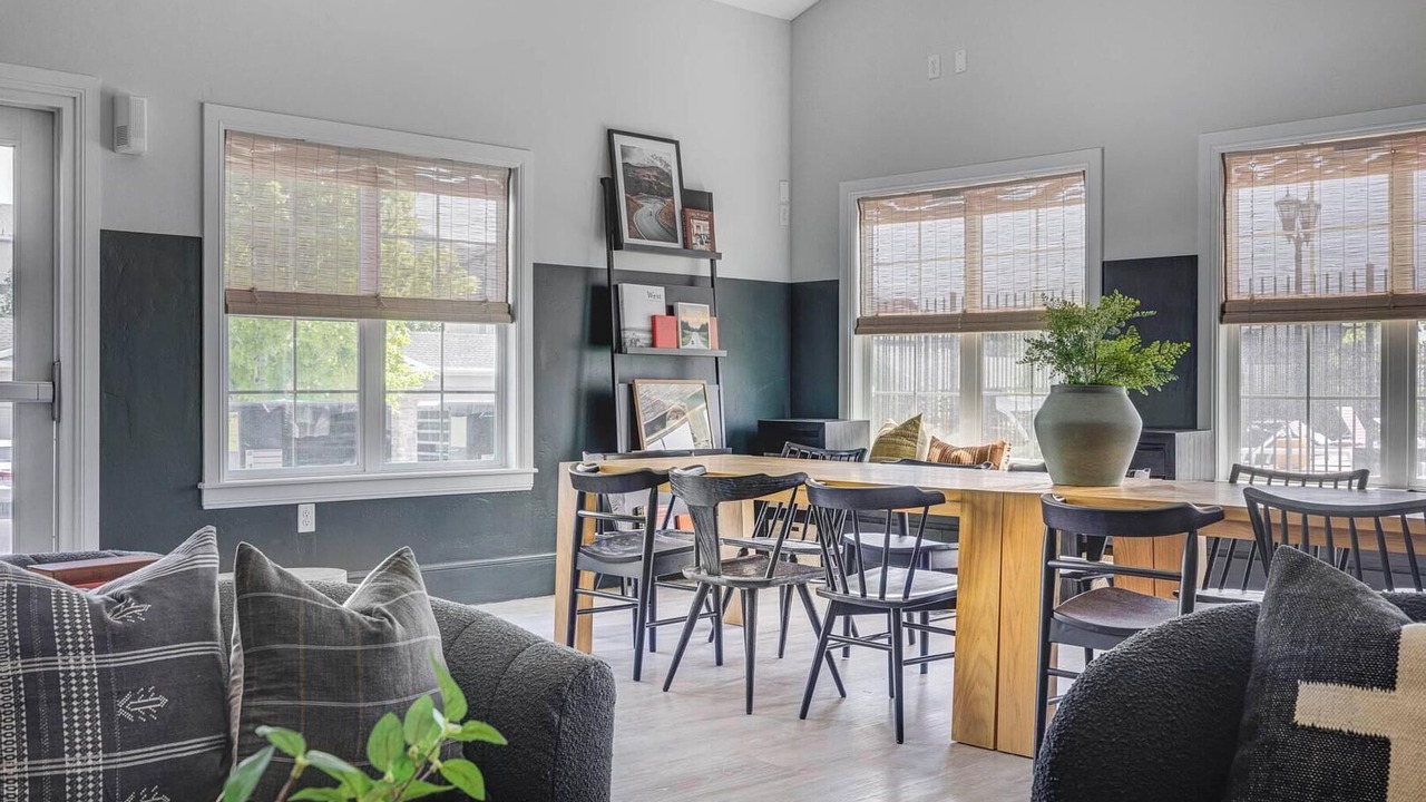 Photo of Livingroom in Herriman