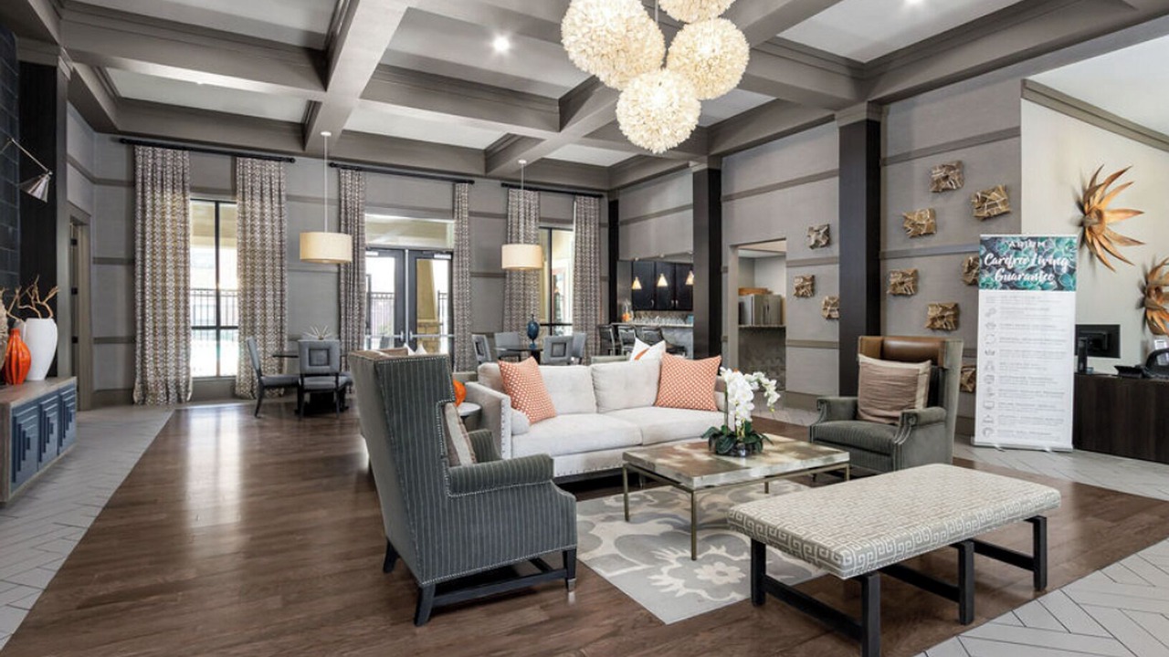 Photo of Livingroom in Northeast Carrollton