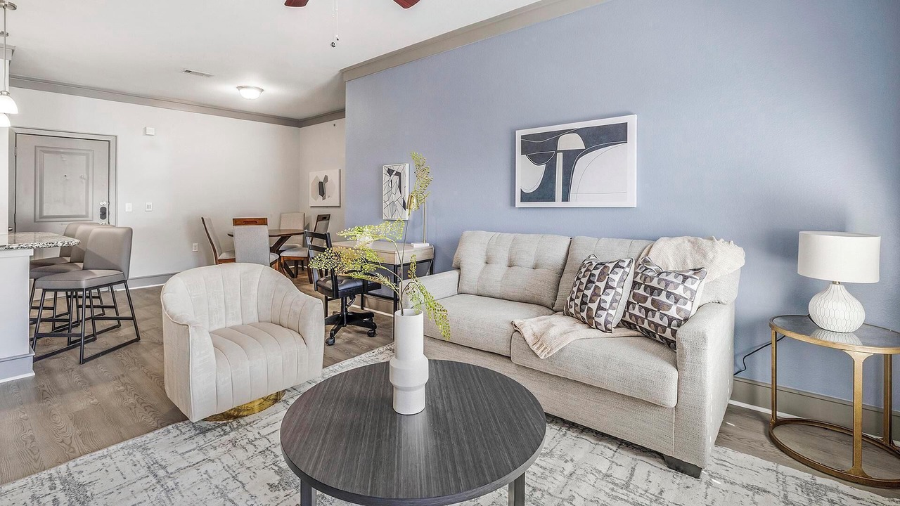 Photo of Livingroom in Northeast Carrollton