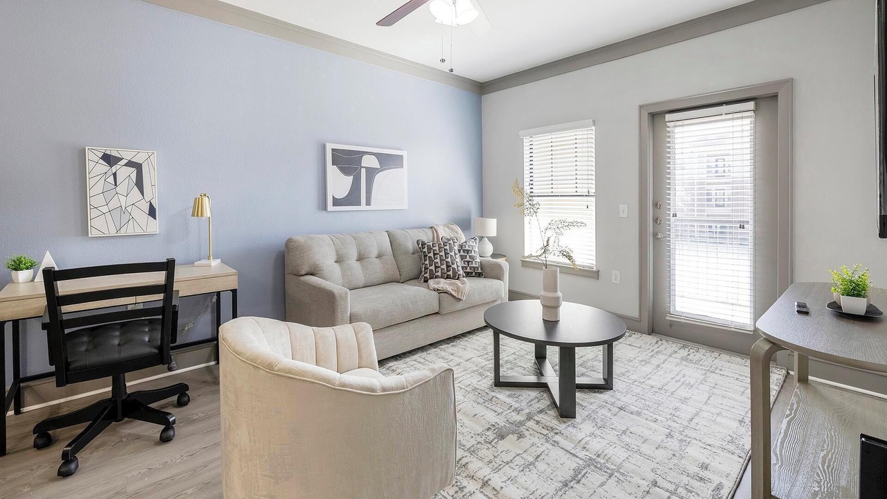 Photo of Livingroom in Northeast Carrollton