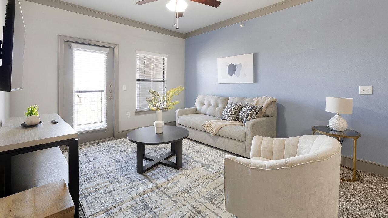Photo of Livingroom in Northeast Carrollton