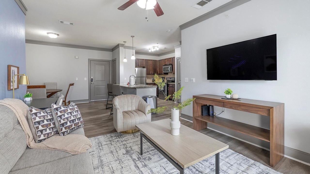 Photo of Livingroom in Northeast Carrollton