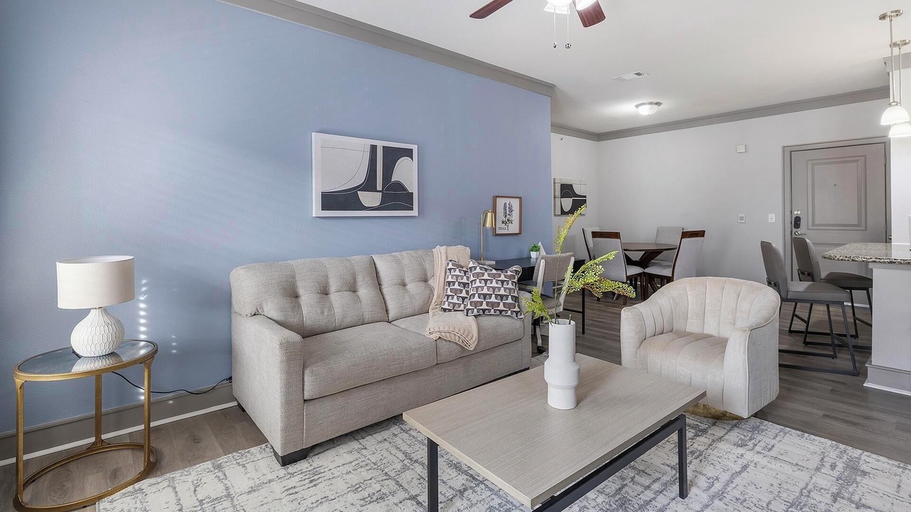 Photo of Livingroom in Northeast Carrollton