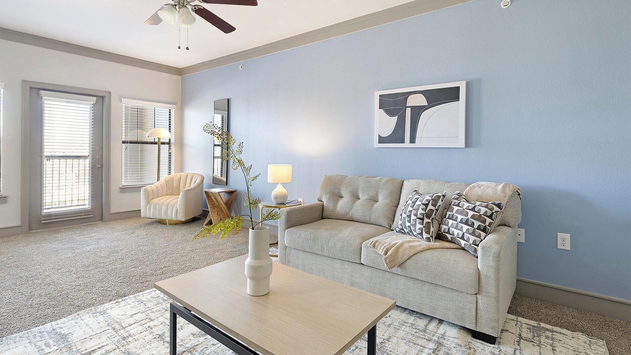 Photo of Livingroom in Northeast Carrollton