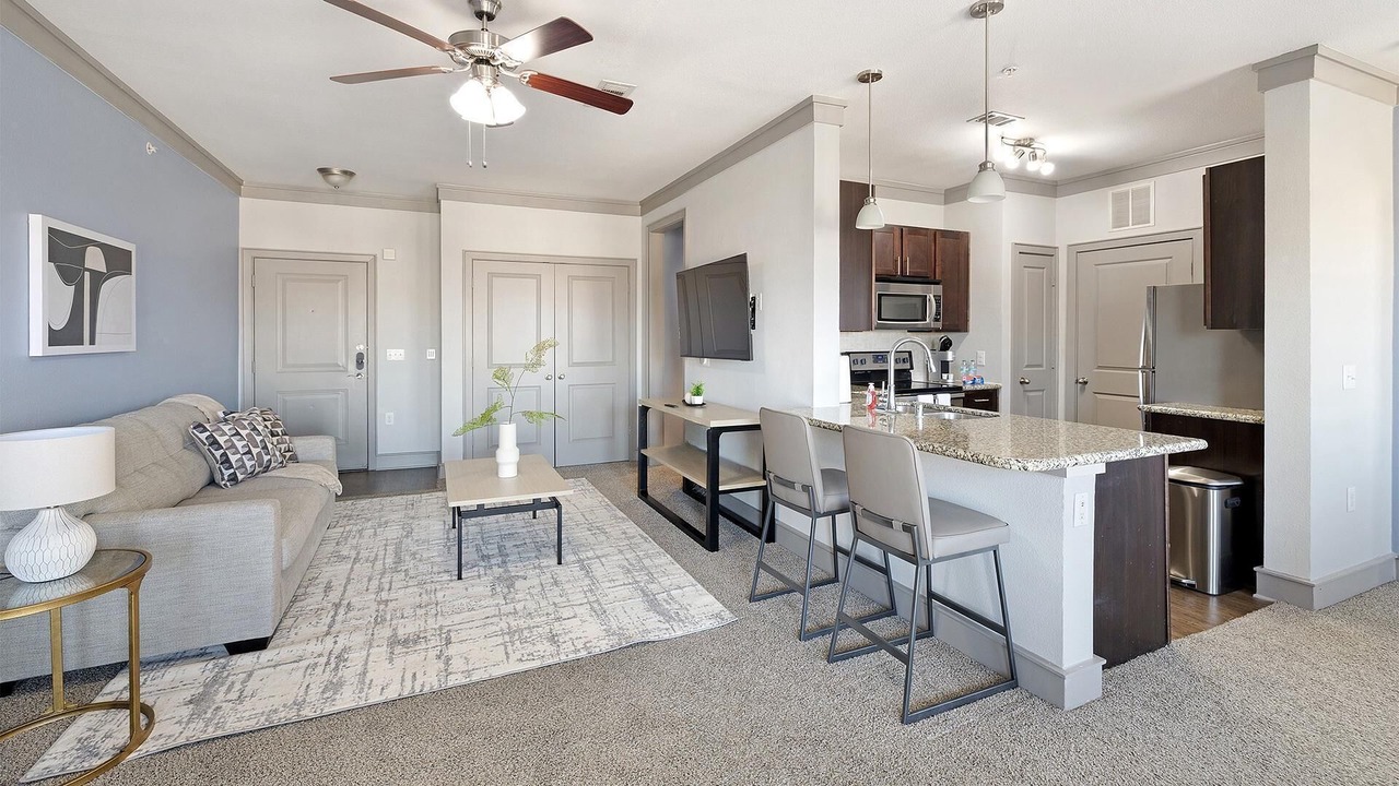 Photo of Livingroom in Northeast Carrollton