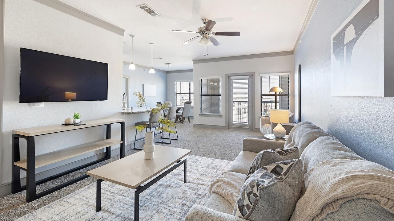 Photo of Livingroom in Northeast Carrollton