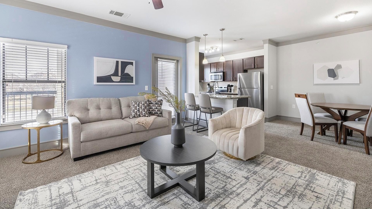 Photo of Livingroom in Northeast Carrollton