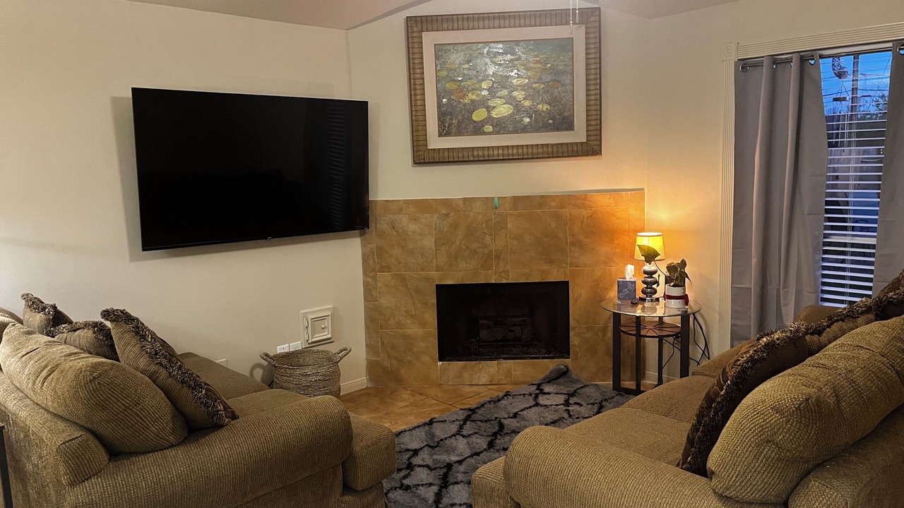 Photo of Livingroom in Channelview