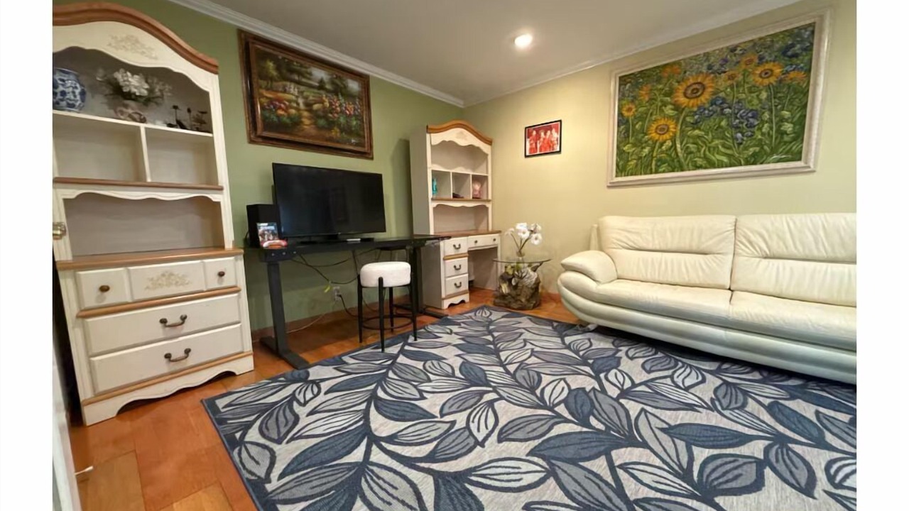 Photo of Livingroom in East San Mateo
