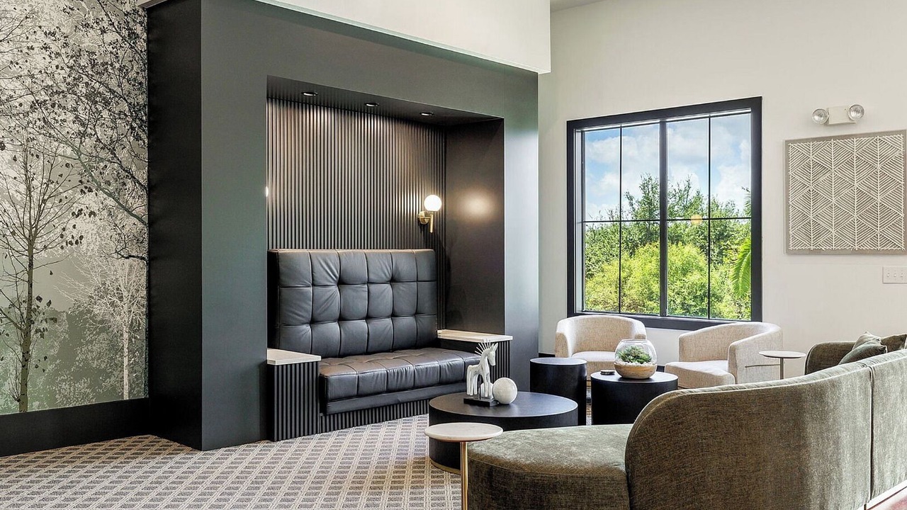Photo of Livingroom in West Oak Hill