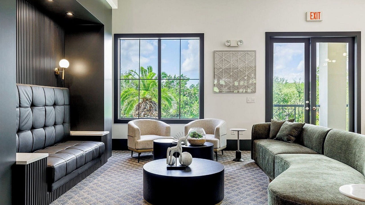 Photo of Livingroom in West Oak Hill