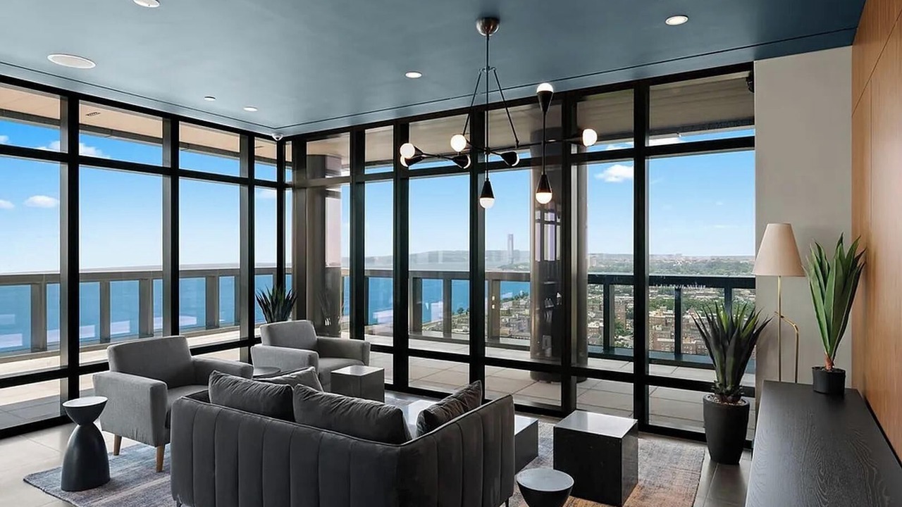 Photo of Livingroom in Bath Beach