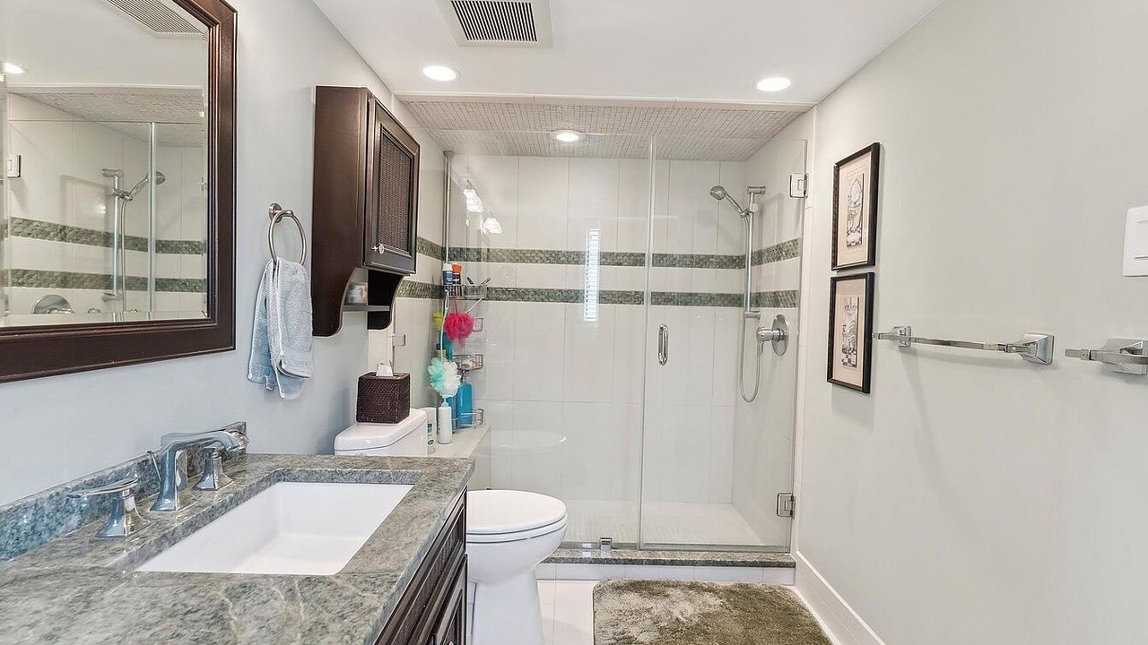 Photo of Bathroom in Margate City