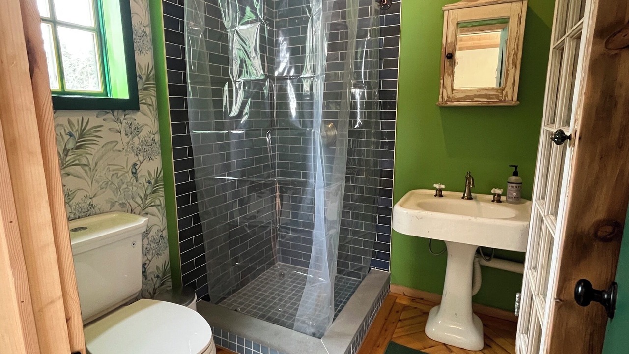 Photo of Bathroom in Long Eddy
