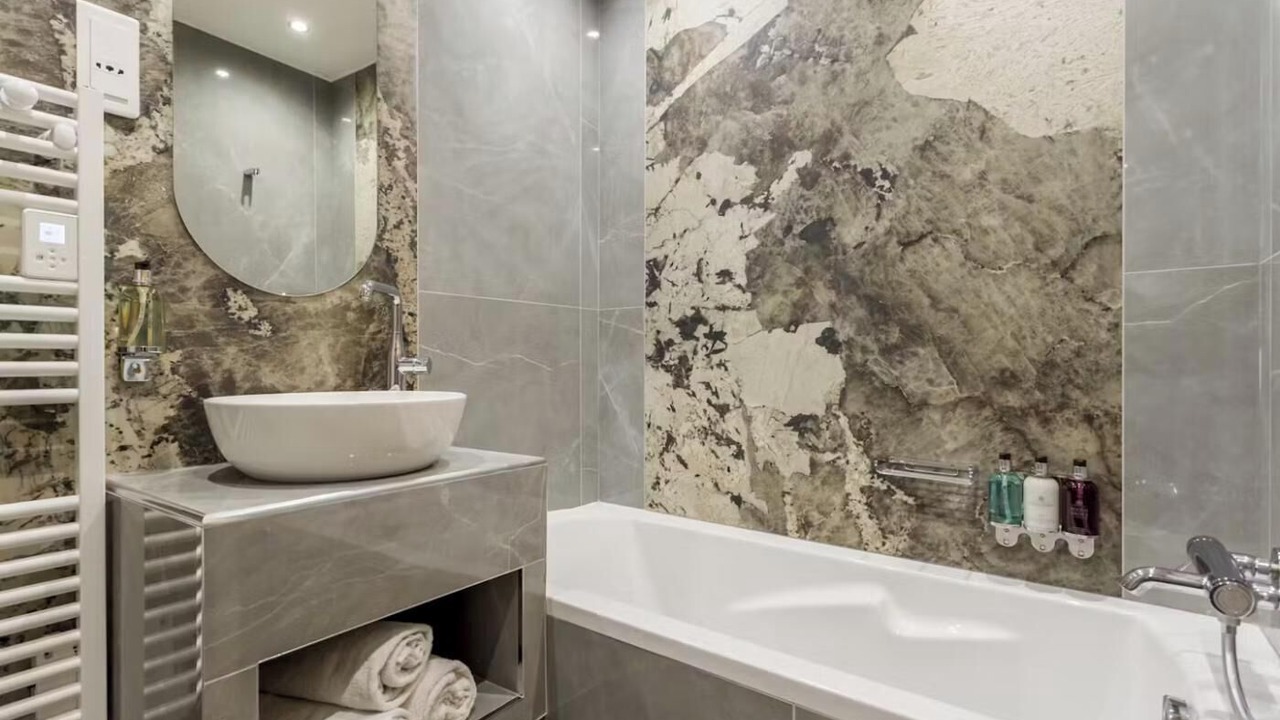 Photo of Bathroom in Arts-et-Metiers