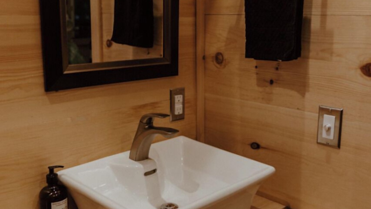 Photo of Bathroom in Dysart et al