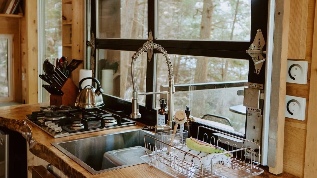 Photo of Kitchen in Dysart et al
