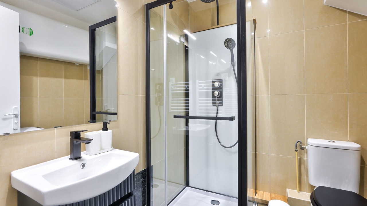 Photo of Bathroom in Saint-Ouen