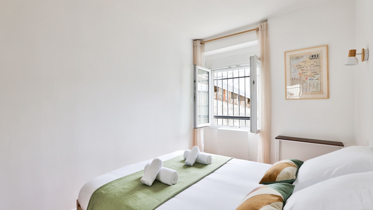 Photo of Bedroom in Saint-Ouen