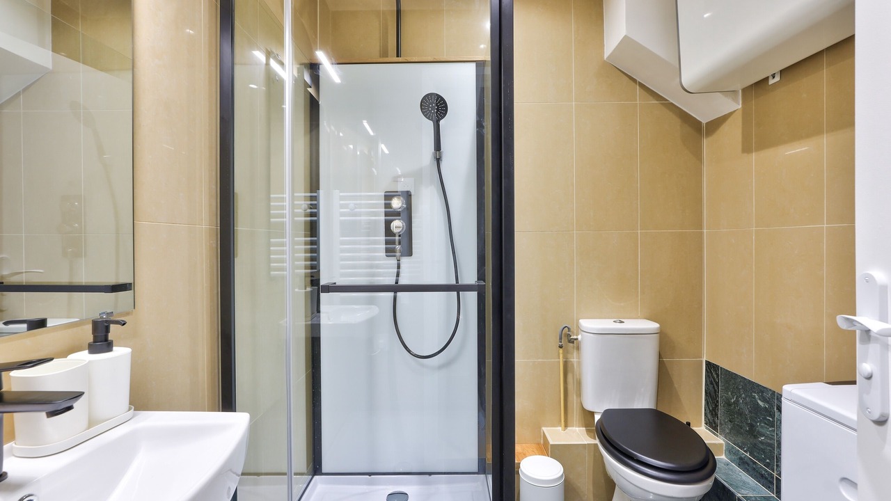 Photo of Bathroom in Saint-Ouen