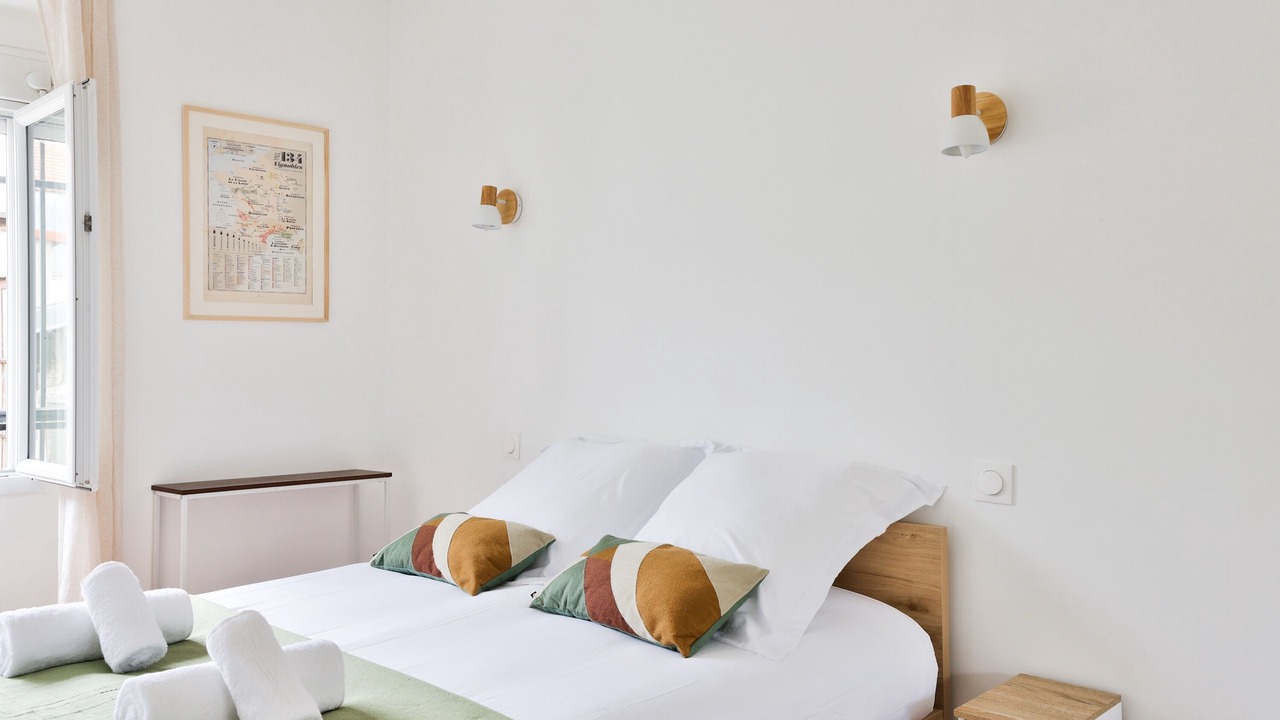 Photo of Bedroom in Saint-Ouen