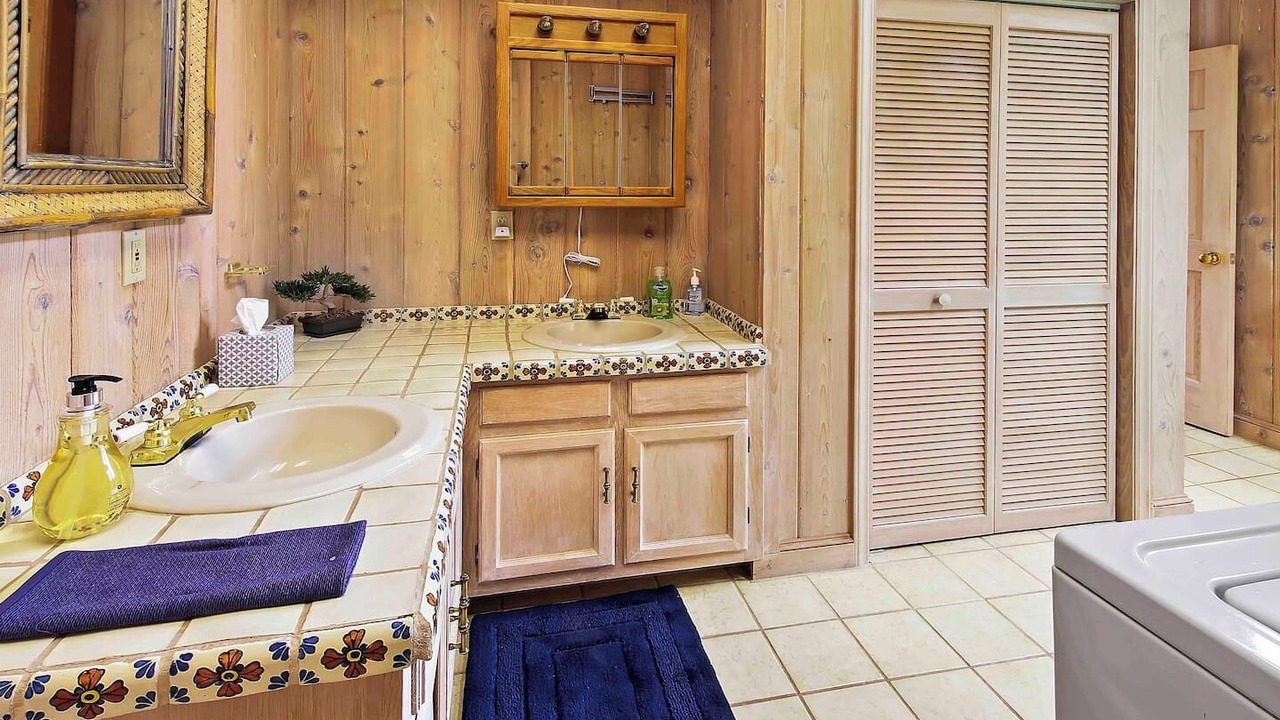 Photo of Bathroom in Hiwassee