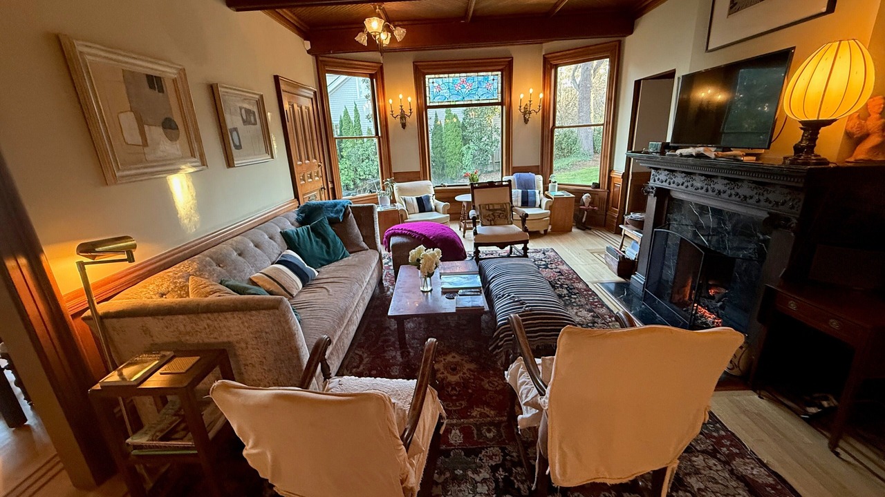 Photo of Livingroom in Madrona