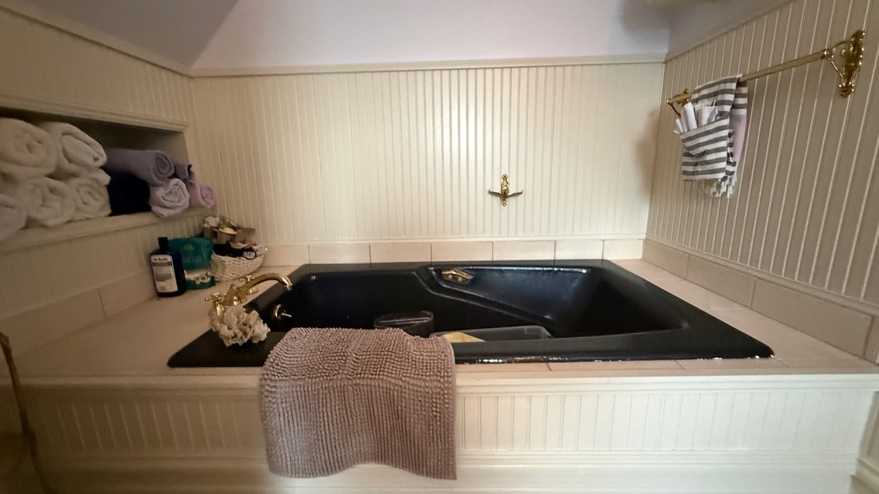 Photo of Bathroom in Madrona
