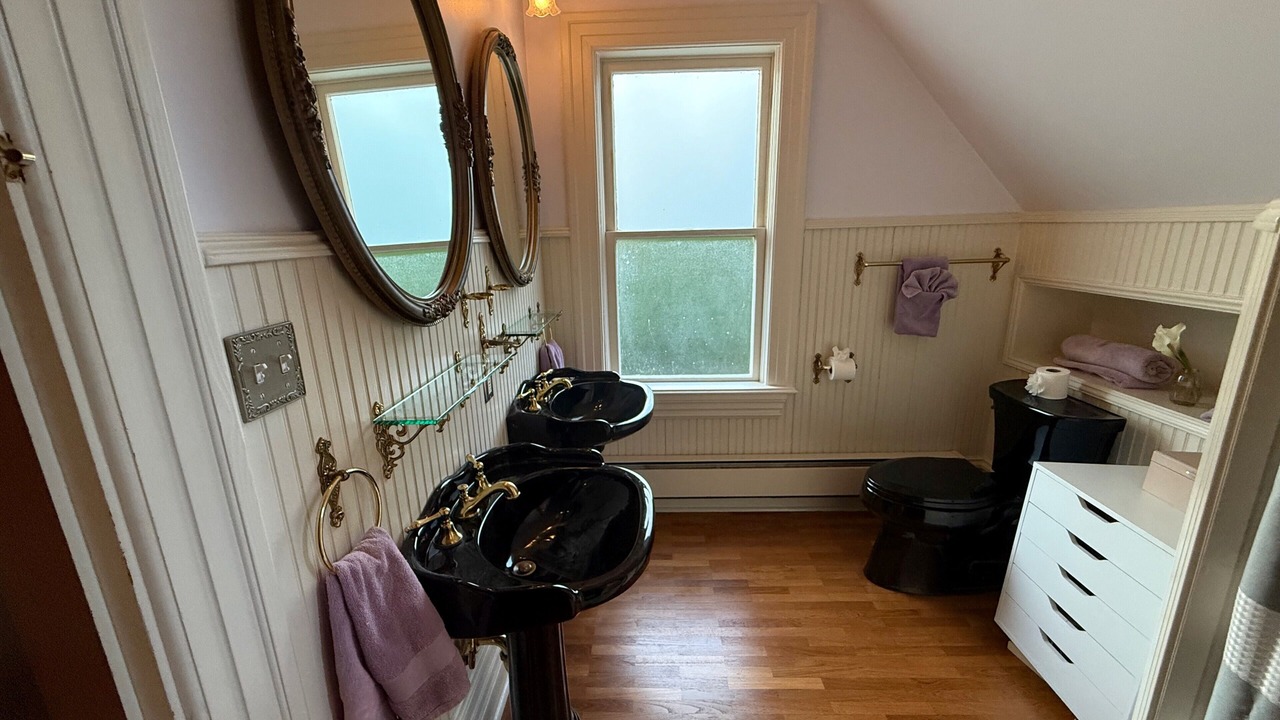 Photo of Bathroom in Madrona
