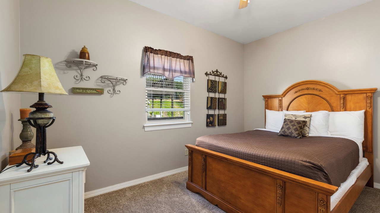 Photo of Bedroom in Grove