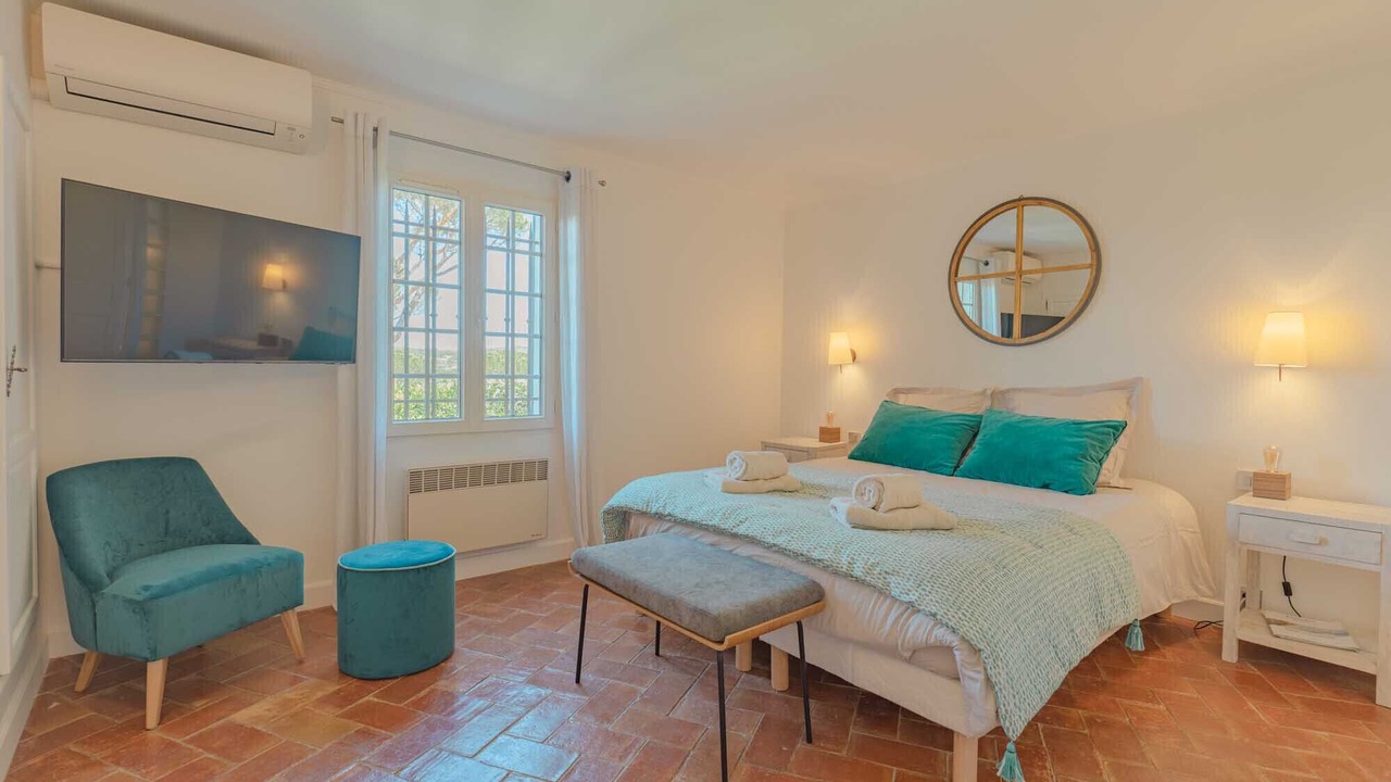 Photo of Bedroom in Saint-Tropez