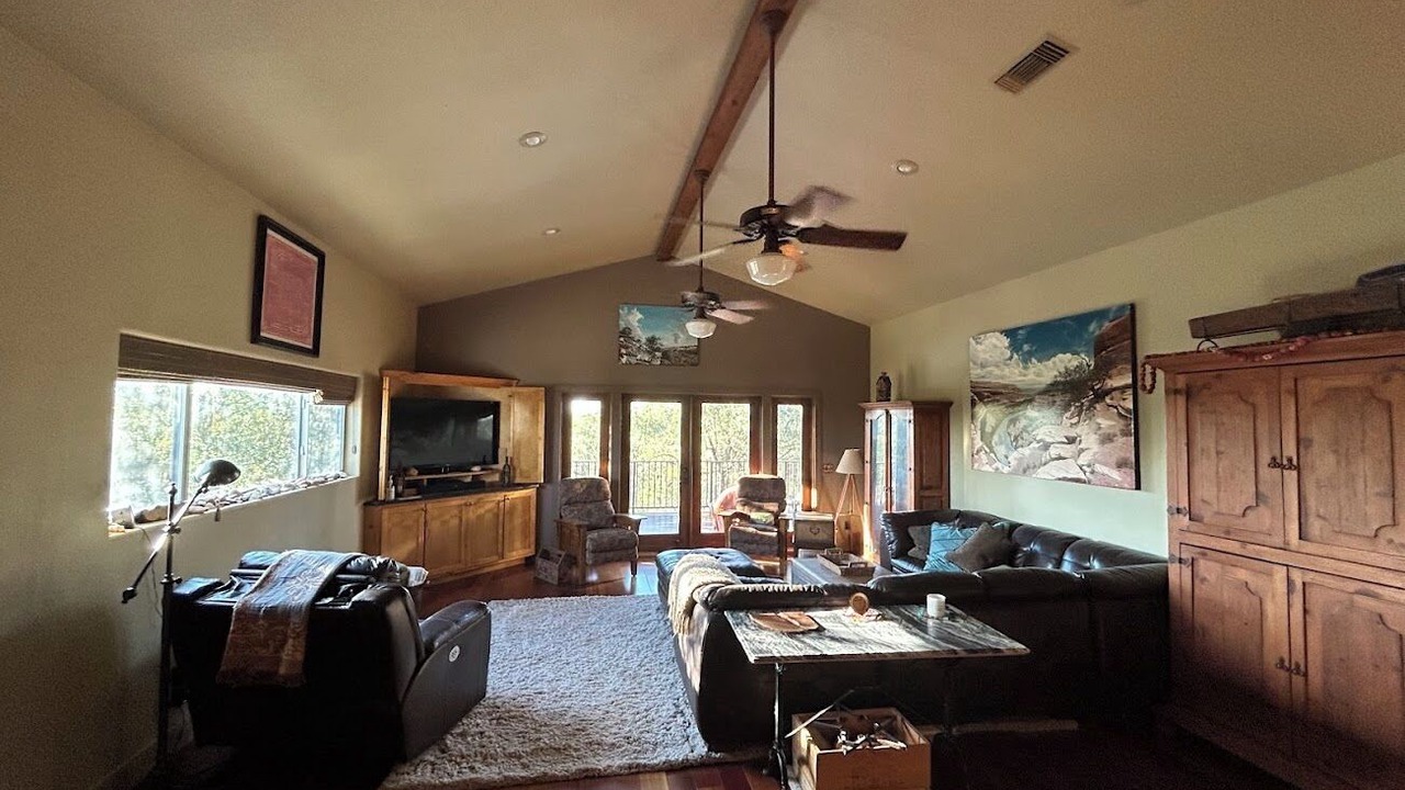 Photo of Livingroom in Johnson City