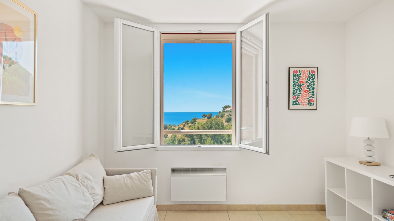 Photo of Livingroom in Carqueiranne