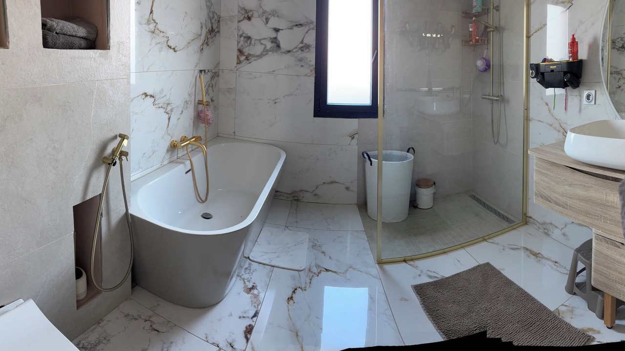 Photo of Bathroom in Lunel
