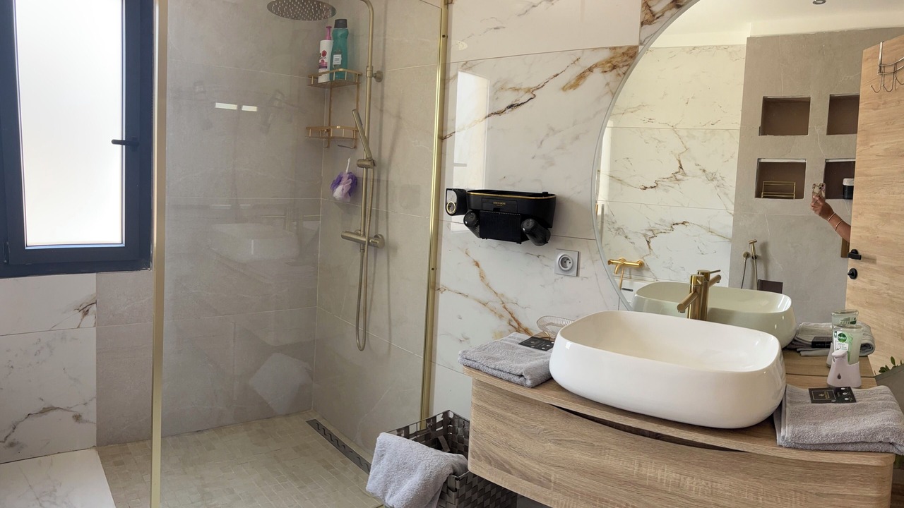 Photo of Bathroom in Lunel