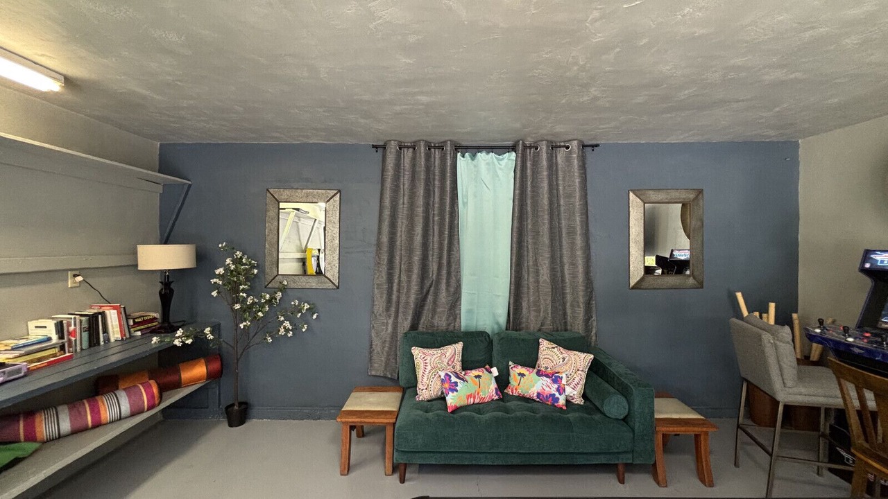 Photo of Livingroom in Phoenix Lake-Cedar Ridge