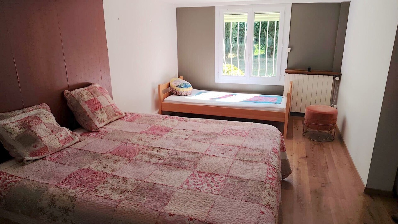 Photo of Bedroom in Rochefort-du-Gard