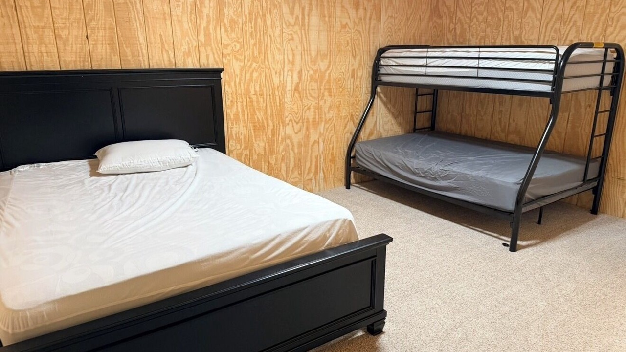 Photo of Bedroom in Lelia Lake