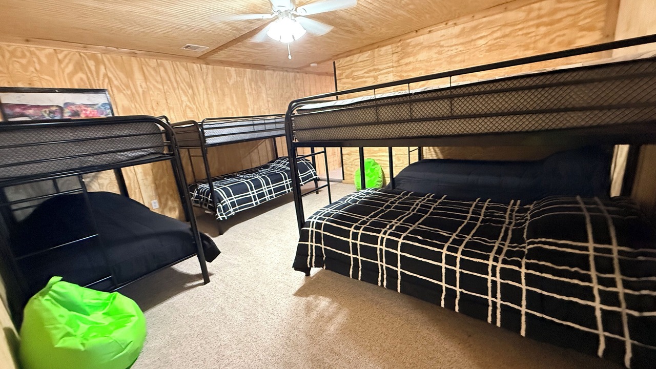 Photo of Bedroom in Lelia Lake