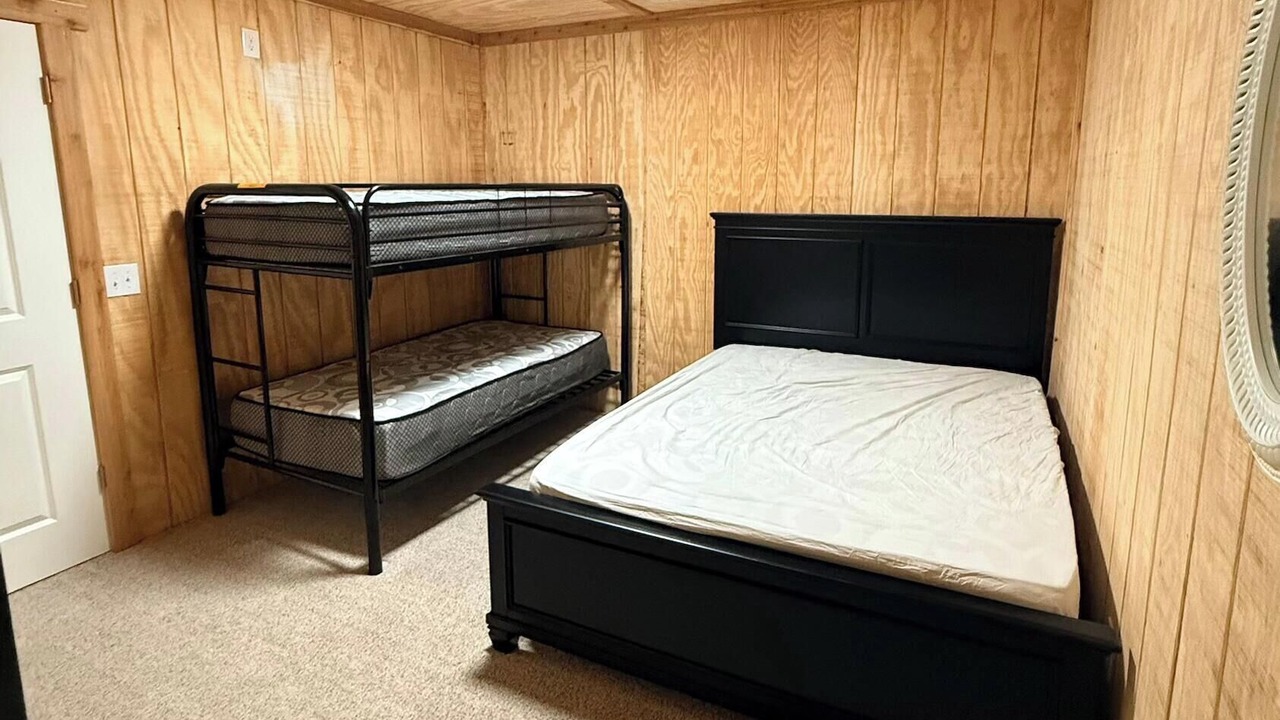 Photo of Bedroom in Lelia Lake