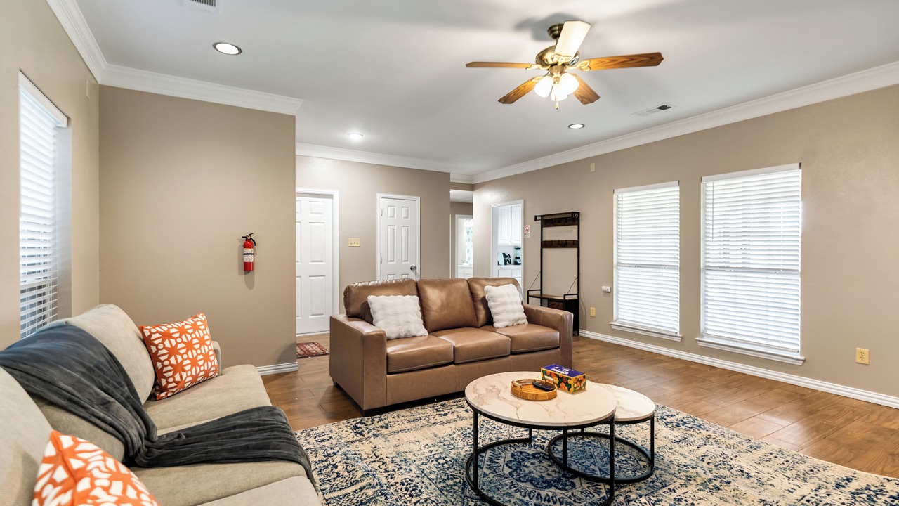 Photo of Livingroom in Forney