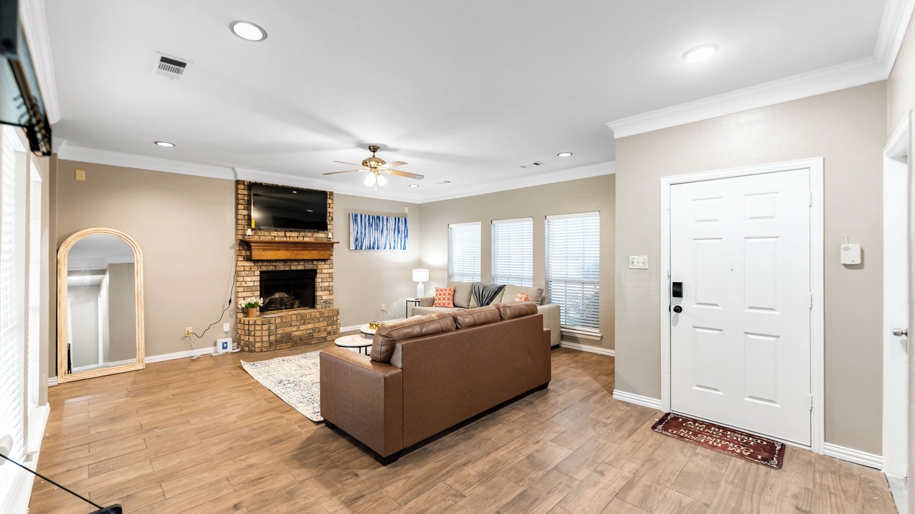 Photo of Livingroom in Forney