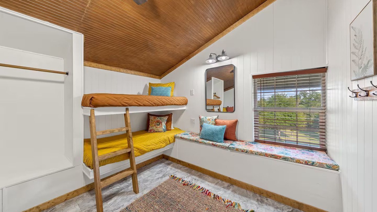 Photo of Bedroom in Lockesburg